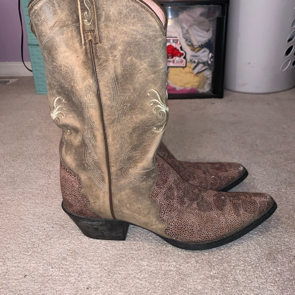 Ariat Women’s pointed toe boots